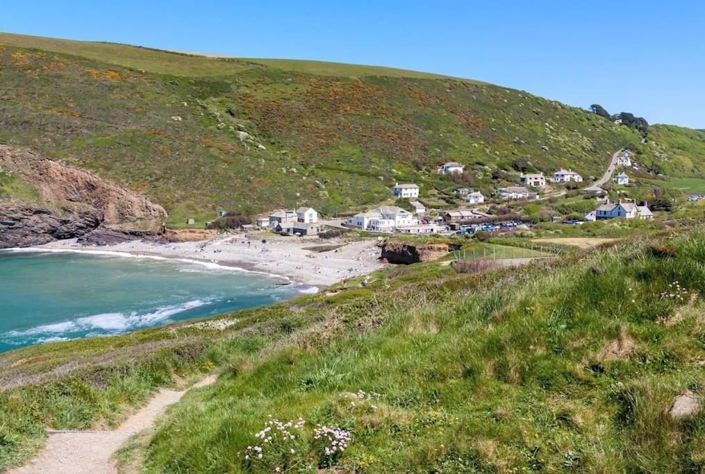 Kallowen Cottage At Crackington Haven, Near Bude And Boscastle, Cornwall Bagian luar foto